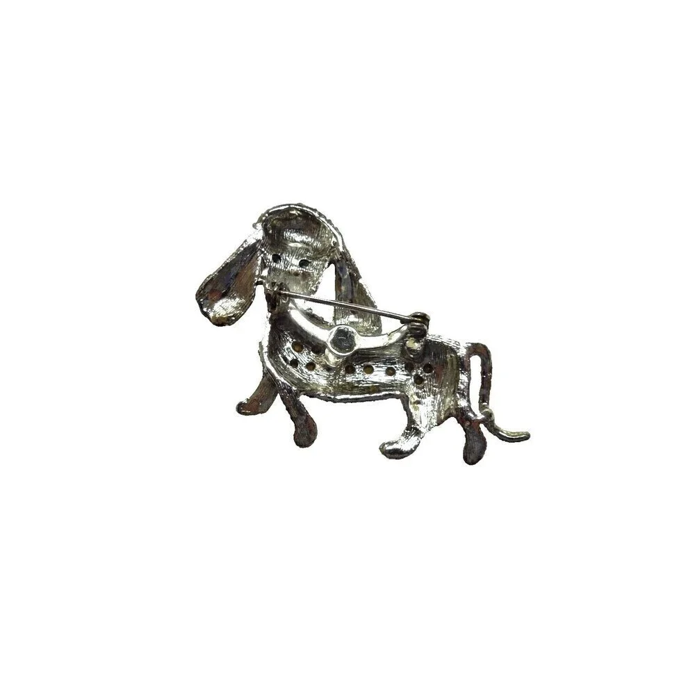 Unbranded vintage brooch